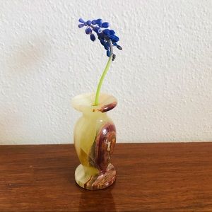 Vintage onyx stone petit bud vase
